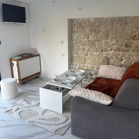 Apartment La Du Maine *